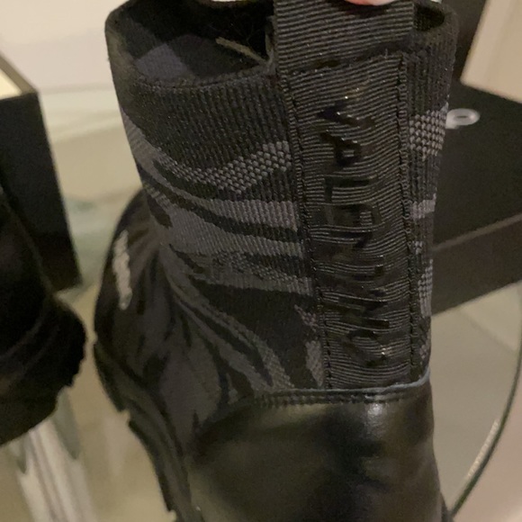 SOLD- Valentino shoes size 43 - Picture 7 of 11